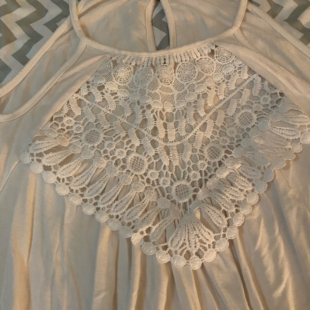 Top - Picture 2 of 4